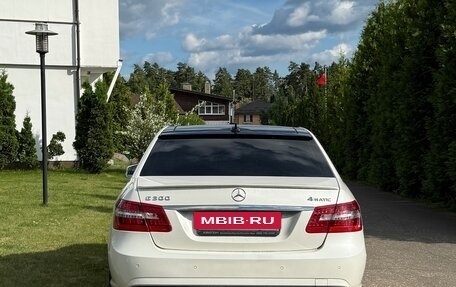 Mercedes-Benz E-Класс, 2012 год, 2 000 000 рублей, 7 фотография