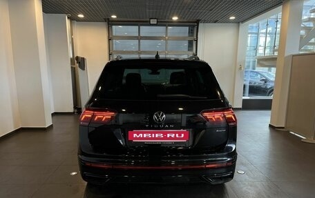 Volkswagen Tiguan II, 2021 год, 3 080 000 рублей, 4 фотография