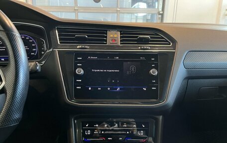 Volkswagen Tiguan II, 2021 год, 3 080 000 рублей, 13 фотография