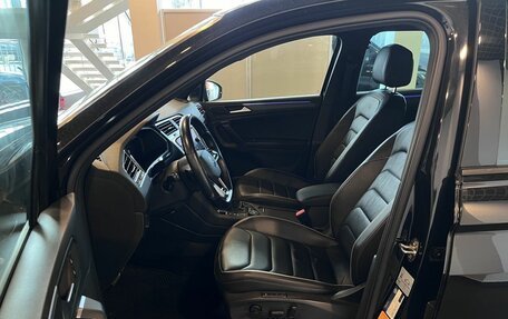Volkswagen Tiguan II, 2021 год, 3 080 000 рублей, 16 фотография