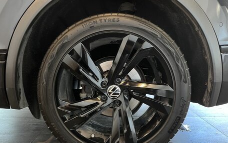 Volkswagen Tiguan II, 2021 год, 3 080 000 рублей, 20 фотография