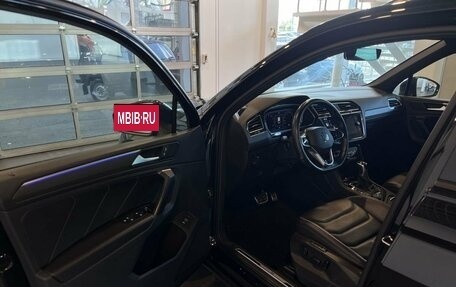 Volkswagen Tiguan II, 2021 год, 3 080 000 рублей, 21 фотография
