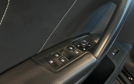 Volkswagen Tiguan II, 2021 год, 3 080 000 рублей, 22 фотография