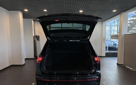 Volkswagen Tiguan II, 2021 год, 3 080 000 рублей, 38 фотография