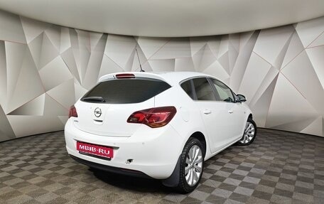 Opel Astra J, 2011 год, 585 000 рублей, 2 фотография