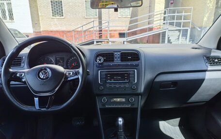 Volkswagen Polo VI (EU Market), 2017 год, 850 000 рублей, 5 фотография