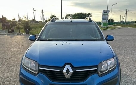 Renault Sandero II рестайлинг, 2015 год, 700 000 рублей, 2 фотография