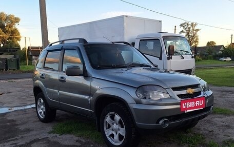 Chevrolet Niva I рестайлинг, 2010 год, 329 000 рублей, 2 фотография