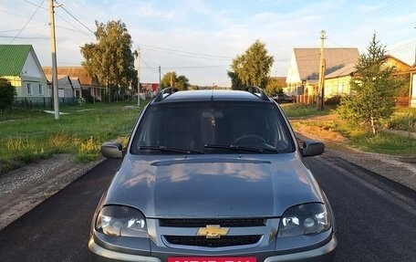 Chevrolet Niva I рестайлинг, 2010 год, 329 000 рублей, 3 фотография