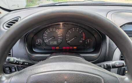 Mitsubishi Carisma I, 2002 год, 200 000 рублей, 10 фотография