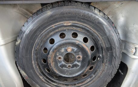 Mitsubishi Carisma I, 2002 год, 200 000 рублей, 26 фотография
