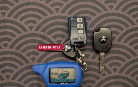 Mitsubishi Carisma I, 2002 год, 200 000 рублей, 27 фотография