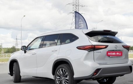 Toyota Highlander, 2026 год, 5 600 000 рублей, 2 фотография