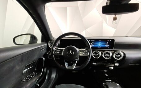 Mercedes-Benz A-Класс, 2020 год, 2 750 000 рублей, 19 фотография