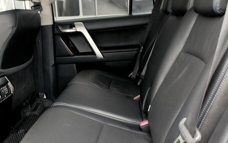 Toyota Land Cruiser Prado 150 рестайлинг 2, 2014 год, 3 100 000 рублей, 26 фотография