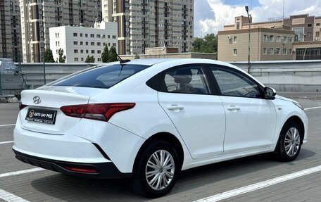 Hyundai Solaris II рестайлинг, 2021 год, 950 000 рублей, 3 фотография