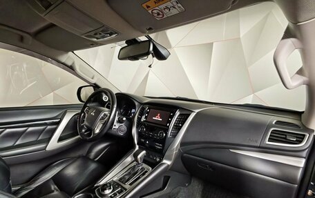 Mitsubishi Pajero Sport III рестайлинг, 2019 год, 3 697 000 рублей, 13 фотография