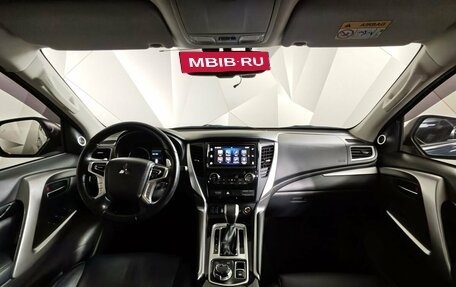Mitsubishi Pajero Sport III рестайлинг, 2019 год, 3 697 000 рублей, 11 фотография