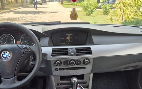 BMW 5 серия, 2005 год, 750 000 рублей, 10 фотография