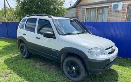 Chevrolet Niva I рестайлинг, 2016 год, 720 000 рублей, 2 фотография