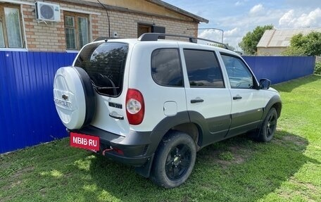Chevrolet Niva I рестайлинг, 2016 год, 720 000 рублей, 3 фотография