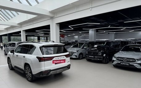 Lexus LX, 2025 год, 19 190 000 рублей, 40 фотография