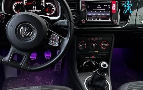 Volkswagen Beetle, 2015 год, 1 970 000 рублей, 17 фотография