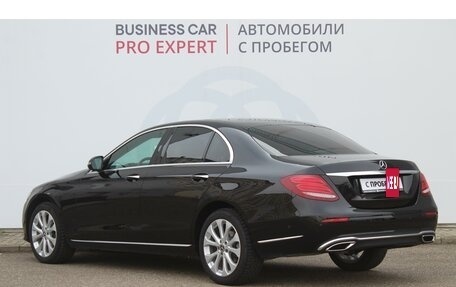 Mercedes-Benz E-Класс, 2019 год, 3 100 000 рублей, 7 фотография