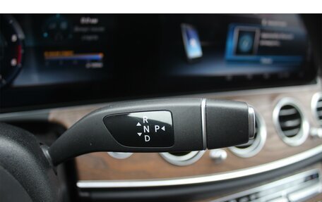 Mercedes-Benz E-Класс, 2019 год, 3 100 000 рублей, 30 фотография
