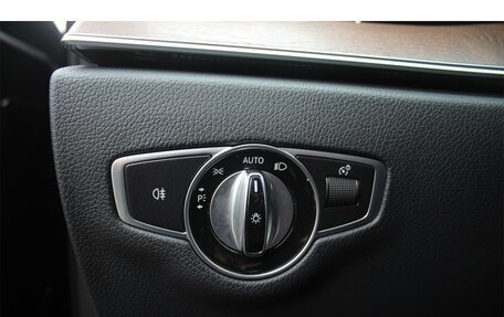 Mercedes-Benz E-Класс, 2019 год, 3 100 000 рублей, 26 фотография