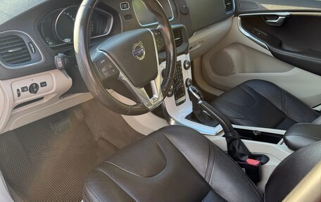 Volvo V40 II рестайлинг, 2015 год, 1 500 000 рублей, 8 фотография
