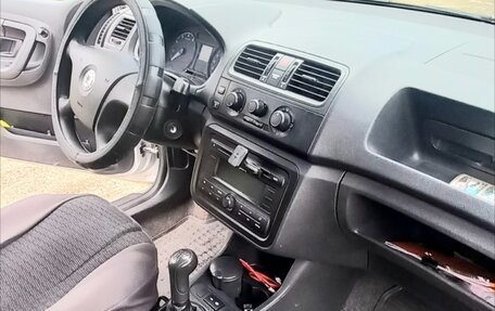 Skoda Fabia II, 2008 год, 399 000 рублей, 4 фотография