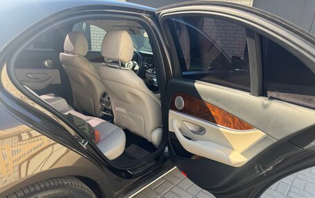 Mercedes-Benz E-Класс, 2016 год, 3 155 000 рублей, 35 фотография