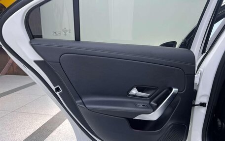 Mercedes-Benz A-Класс, 2022 год, 2 150 000 рублей, 13 фотография