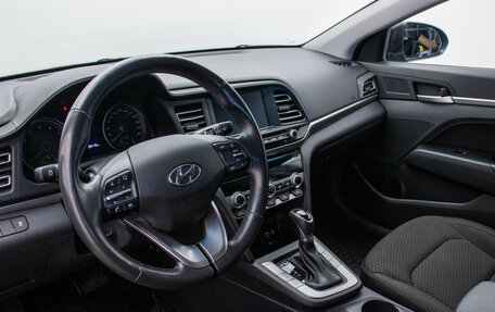 Hyundai Elantra VI рестайлинг, 2019 год, 1 830 000 рублей, 10 фотография