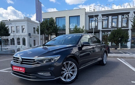 Volkswagen Passat B8 рестайлинг, 2019 год, 2 800 000 рублей, 1 фотография