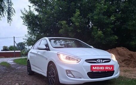 Hyundai Solaris II рестайлинг, 2013 год, 835 000 рублей, 16 фотография