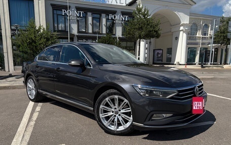Volkswagen Passat B8 рестайлинг, 2019 год, 2 800 000 рублей, 6 фотография
