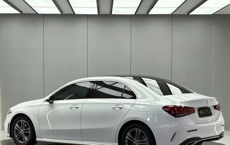 Mercedes-Benz A-Класс, 2022 год, 2 200 000 рублей, 8 фотография