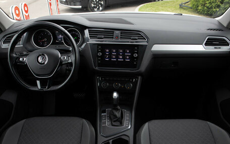 Volkswagen Tiguan II, 2020 год, 2 458 000 рублей, 12 фотография