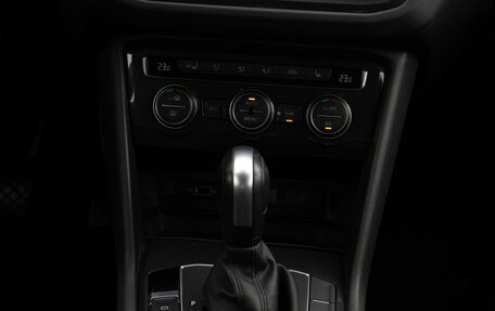 Volkswagen Tiguan II, 2020 год, 2 458 000 рублей, 18 фотография
