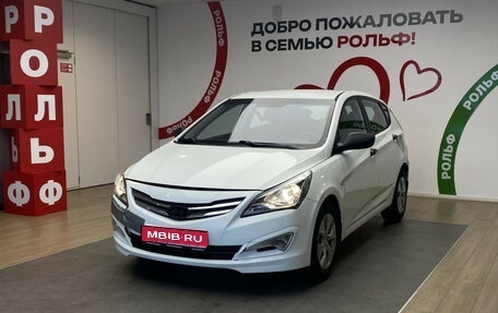 Hyundai Solaris II рестайлинг, 2015 год, 750 000 рублей, 1 фотография
