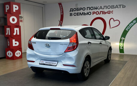 Hyundai Solaris II рестайлинг, 2015 год, 750 000 рублей, 4 фотография