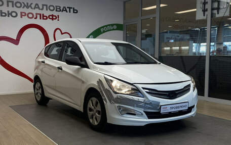 Hyundai Solaris II рестайлинг, 2015 год, 750 000 рублей, 3 фотография