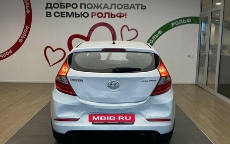Hyundai Solaris II рестайлинг, 2015 год, 750 000 рублей, 5 фотография