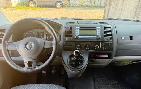 Volkswagen Caravelle T5, 2010 год, 1 200 000 рублей, 7 фотография