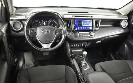 Toyota RAV4, 2018 год, 2 473 100 рублей, 6 фотография