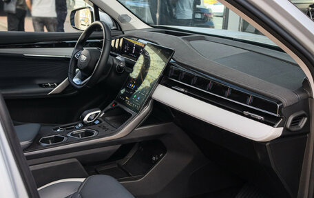 Geely Atlas, 2024 год, 2 890 000 рублей, 8 фотография