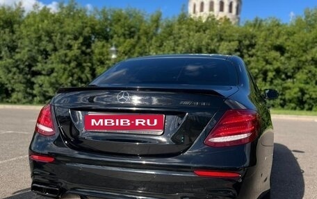 Mercedes-Benz E-Класс, 2018 год, 4 150 000 рублей, 4 фотография