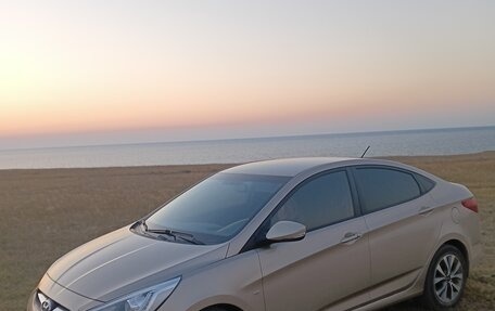 Hyundai Solaris II рестайлинг, 2013 год, 1 150 000 рублей, 2 фотография